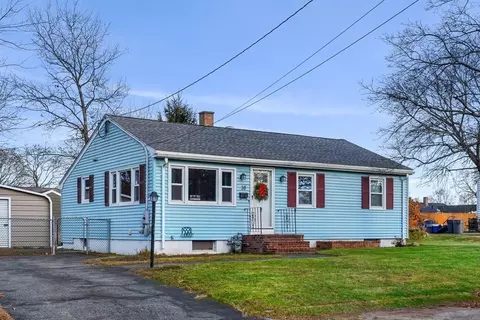 38 Florida St, Lowell, MA 01852