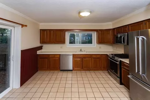 6 Duchess Path #6, Uxbridge, MA 01569 photo 2