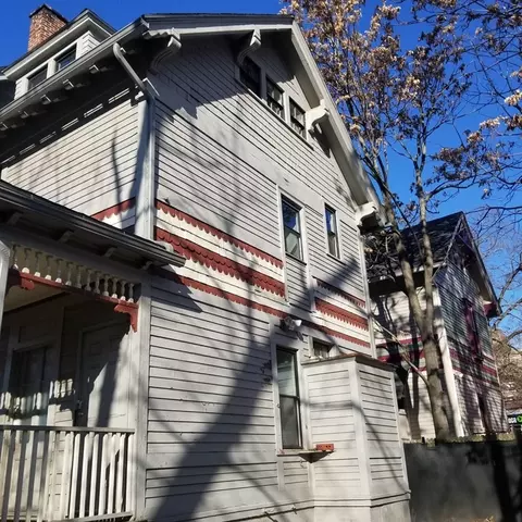82 Temple St, Springfield, MA 01105 photo 4