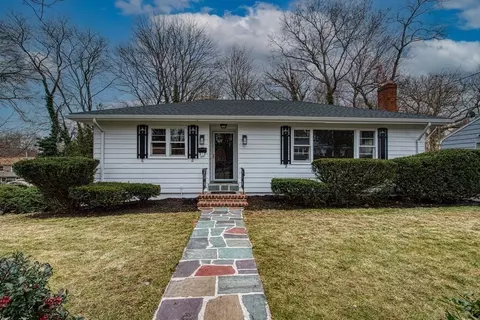 116 Lenox St, Brockton, MA 02301