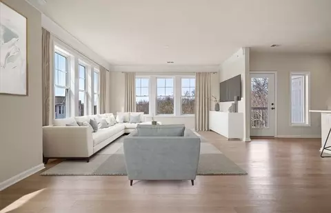 2 Stratton Dr #209, Woburn, MA 01801