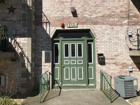 105 Oak Ln #3, Brockton, MA 02301