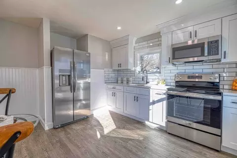 9 Tiffany St, Attleboro, MA 02703