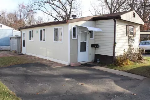69 Mobile Home Way, Springfield, MA 01119