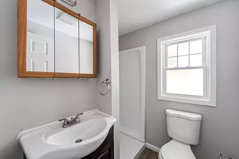 82 Jardine St, Springfield, MA 01107 photo 13