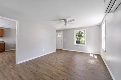 82 Jardine St, Springfield, MA 01107 photo 6