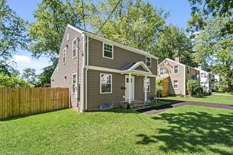 82 Jardine St, Springfield, MA 01107 photo 2