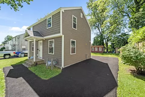 82 Jardine St, Springfield, MA 01107 photo 4