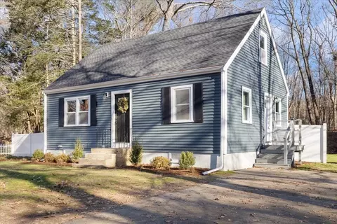 20 Elm St, Foxboro, MA 02035
