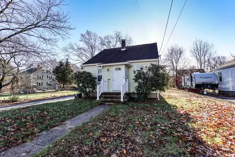 6 Morrison St, Uxbridge, MA 01569