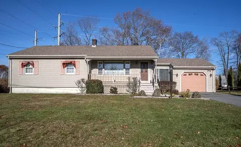 46 Edmund St, Somerset, MA 02726