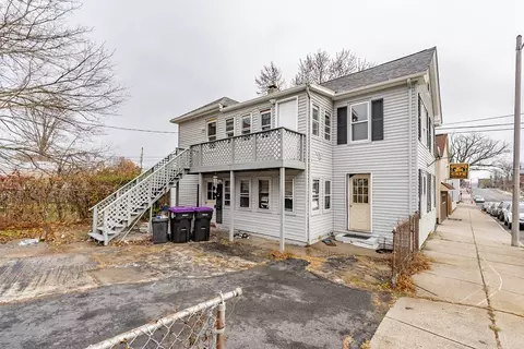 339 Hampden St, Holyoke, MA 01040