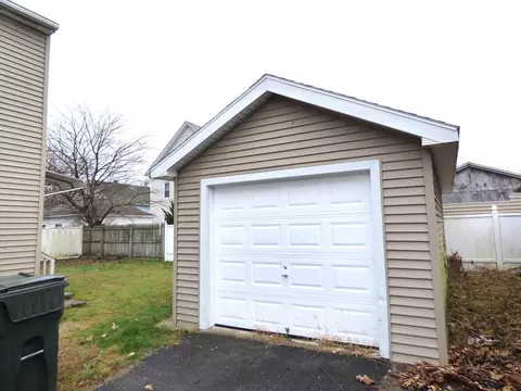 48 Enfield St, Springfield, MA 01151 photo 3