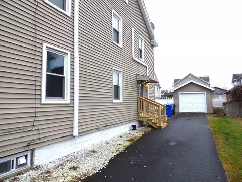 48 Enfield St, Springfield, MA 01151 photo 8