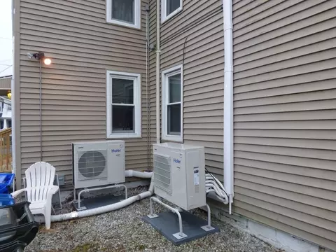 48 Enfield St, Springfield, MA 01151 photo 7