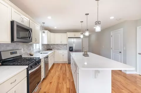 19 Talbot Road, Springfield, MA 01119 photo 3
