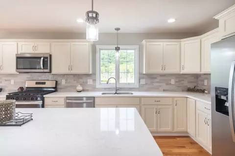 19 Talbot Road, Springfield, MA 01119 photo 4