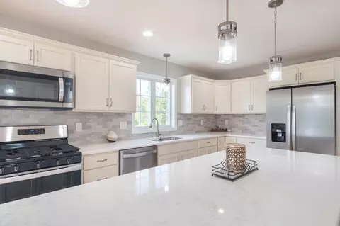 19 Talbot Road, Springfield, MA 01119 photo 5