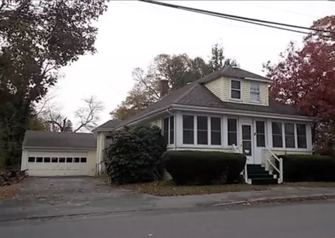 194 Menlo St, Brockton, MA 02301