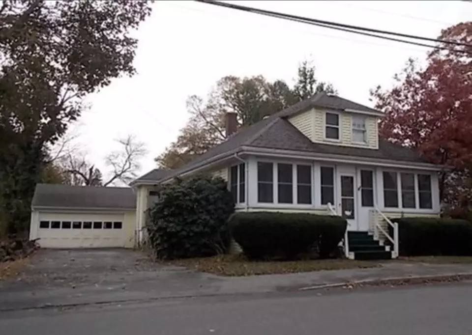 194 Menlo St, Brockton, MA 02301 38 Photos Movoto