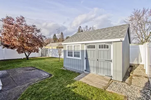 106 Clark St, Chicopee, MA 01013 photo 22