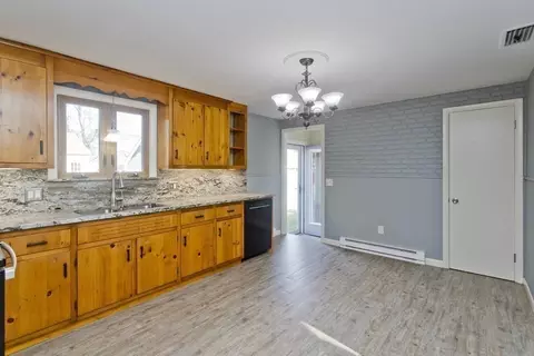 106 Clark St, Chicopee, MA 01013 photo 8