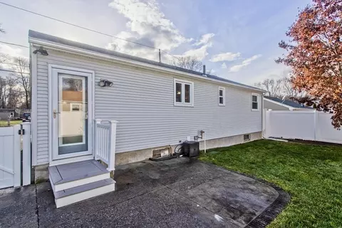 106 Clark St, Chicopee, MA 01013 photo 21