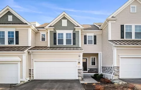 4 Archer Dr #2, Woburn, MA 01801