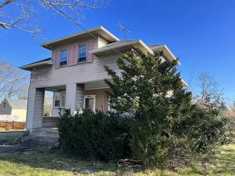 32 Thicket St, Weymouth, MA 02190