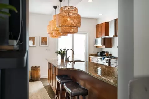 28 White Pl, Brookline, MA 02445 photo 4