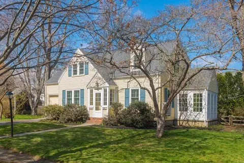 26 Hereford Rd, Marblehead, MA 01945