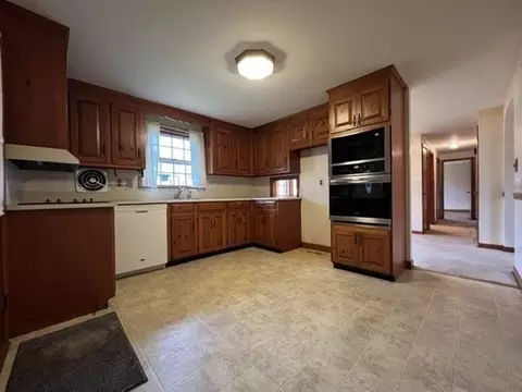 7 Bradley Rd, Danvers, MA 01923 photo 4