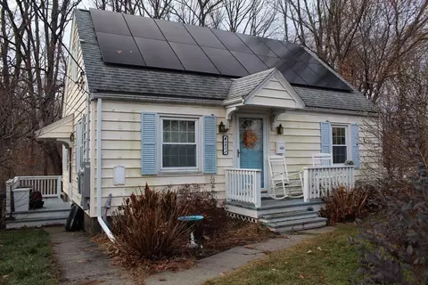 25 Ridgewood Rd, Worcester, MA 01606