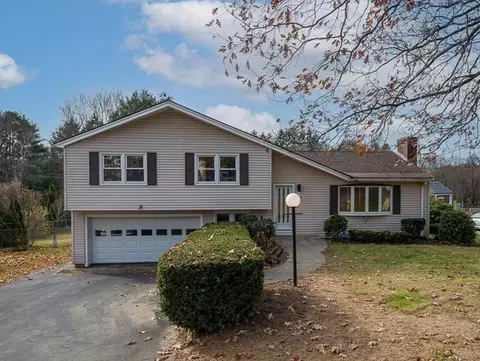 122 Brigham St, Northborough, MA 01532