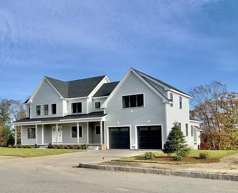 125 Whites Hill Dr, Braintree, MA 02184