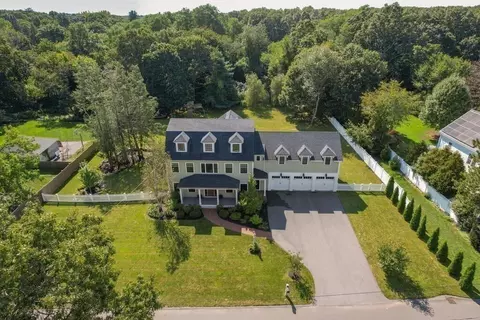 92 Laconia St, Lexington, MA 02420