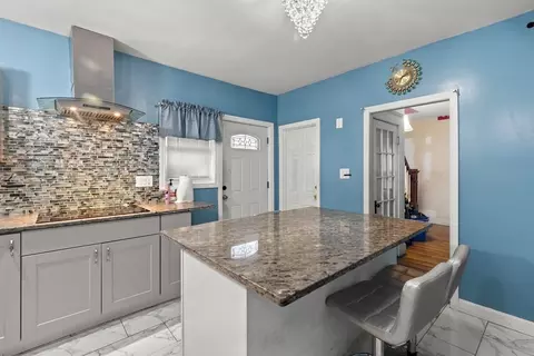 600 Pine St, Lowell, MA 01851 photo 3