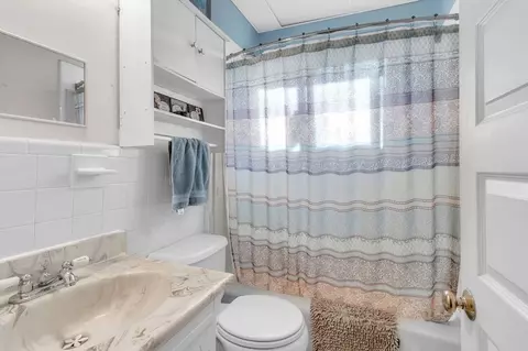35 Moore St, Chicopee, MA 01013 photo 23