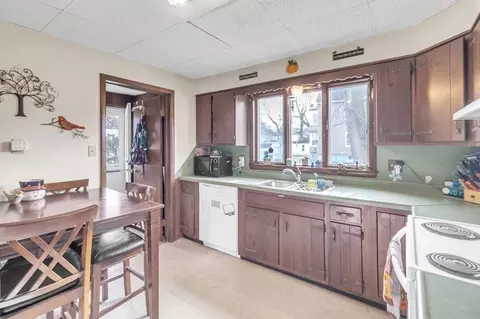 35 Moore St, Chicopee, MA 01013 photo 19