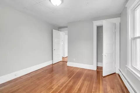35 Moore St, Chicopee, MA 01013 photo 11