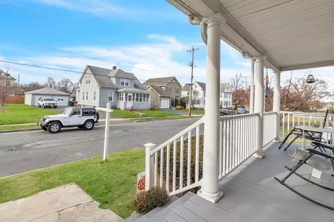 35 Moore St, Chicopee, MA 01013 photo 4