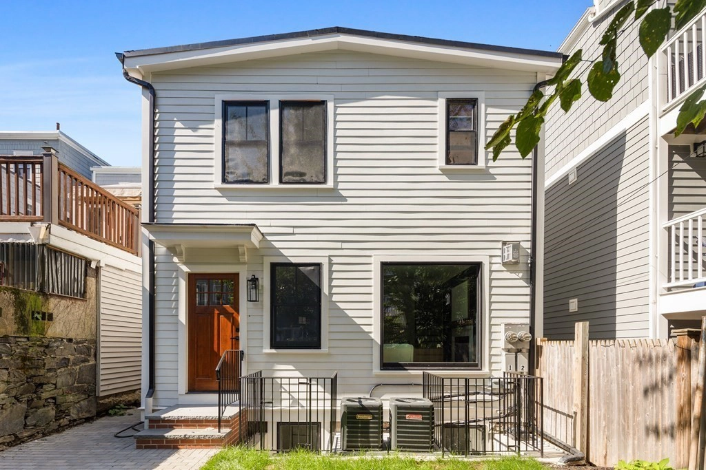 9 Monument St Unit 2  