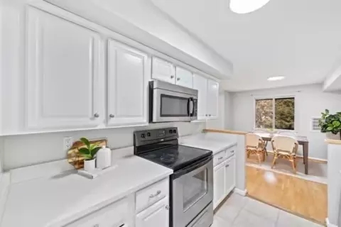 13 Beals Cove Rd #J, Hingham, MA 02043 photo 8