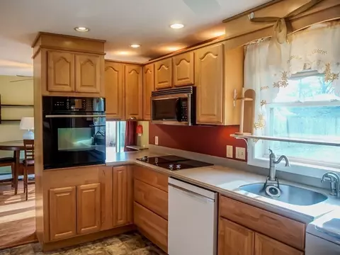 26 Radcliffe Rd, Beverly, MA 01915 photo 8