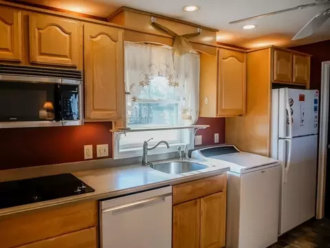 26 Radcliffe Rd, Beverly, MA 01915 photo 9