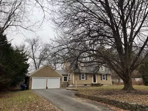 16 Curtis Rd, Hopkinton, MA 01748