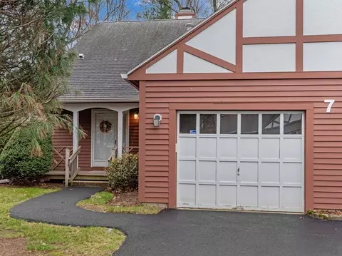 7 Lady Slipper Ln #1, Auburn, MA 01501