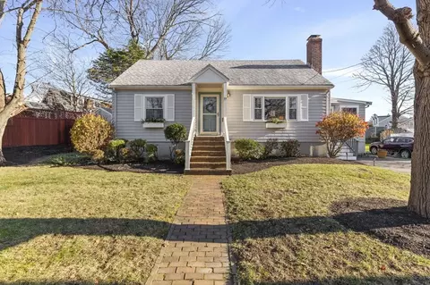 9 Lawrence St, Beverly, MA 01915