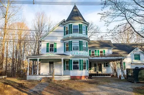 15 Pleasant St, Ashburnham, MA 01430