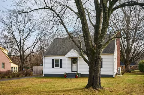 21 Pepin Ave, Easthampton, MA 01027 photo 2
